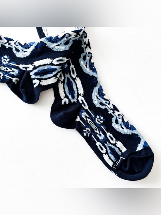 Vera Bradley Ikat crew socks. - Picture 4 of 6